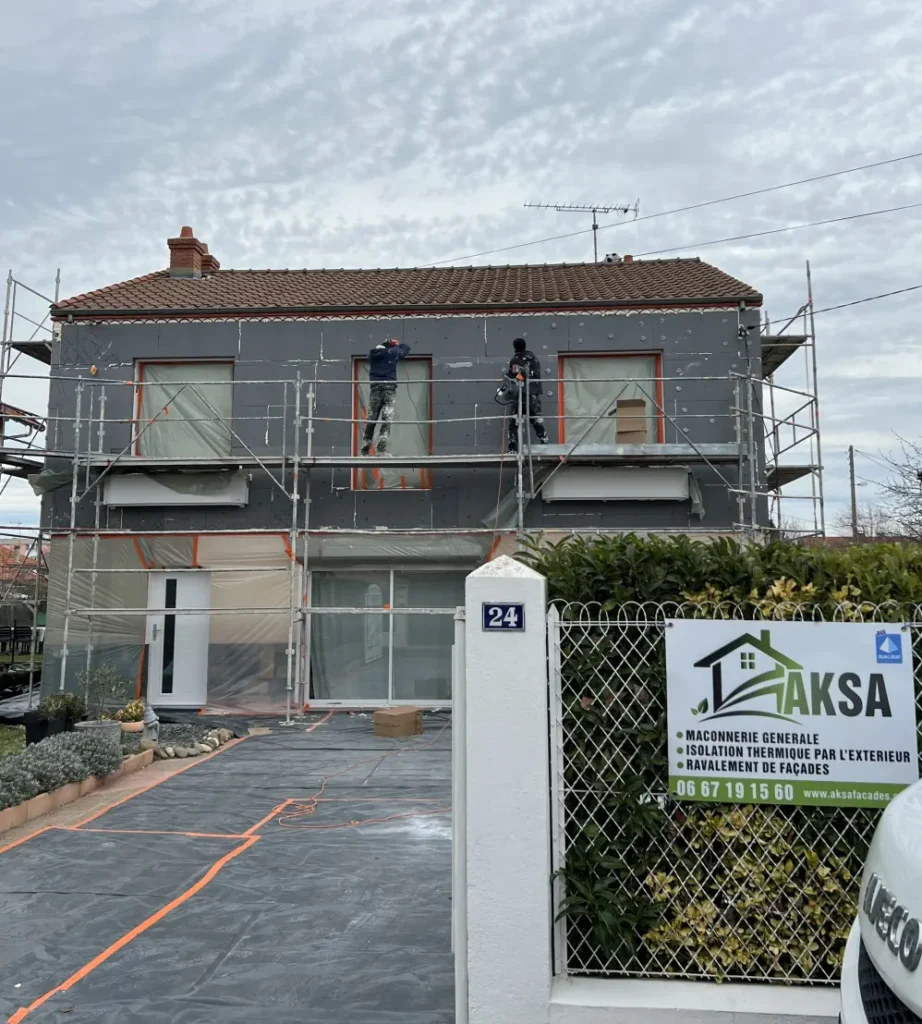chantier isolation thermique par l'extérieur-Aksa rénovation-specialiste de l'isolation-façade-rénovation globale-qualibat-auvergne-9